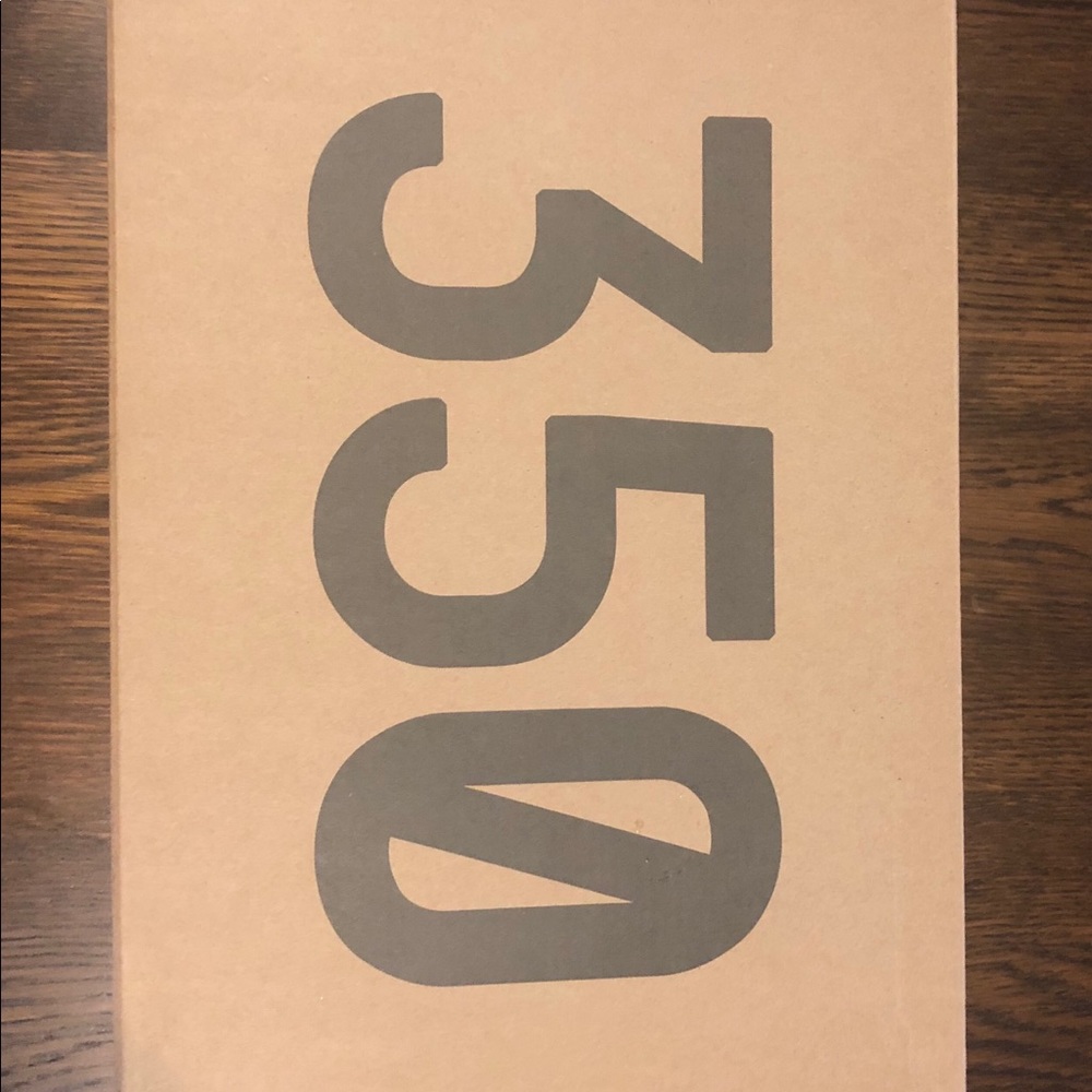 YEEZY Boost 350 V2 - Picture 2 of 7